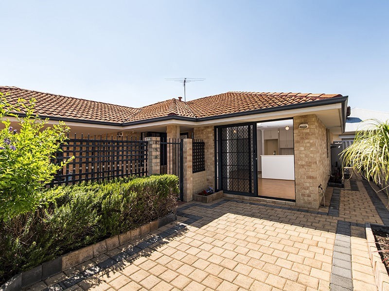 6/14 Warwick Street, St James WA 6102