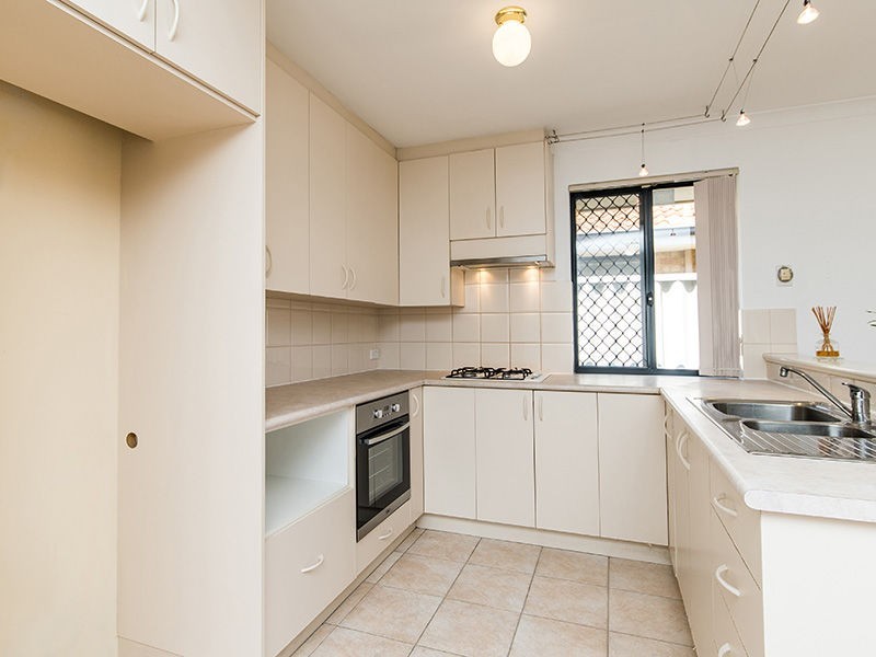 6/14 Warwick Street, St James WA 6102