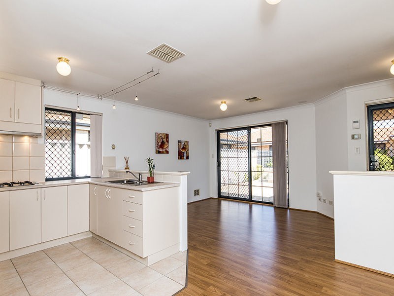 6/14 Warwick Street, St James WA 6102