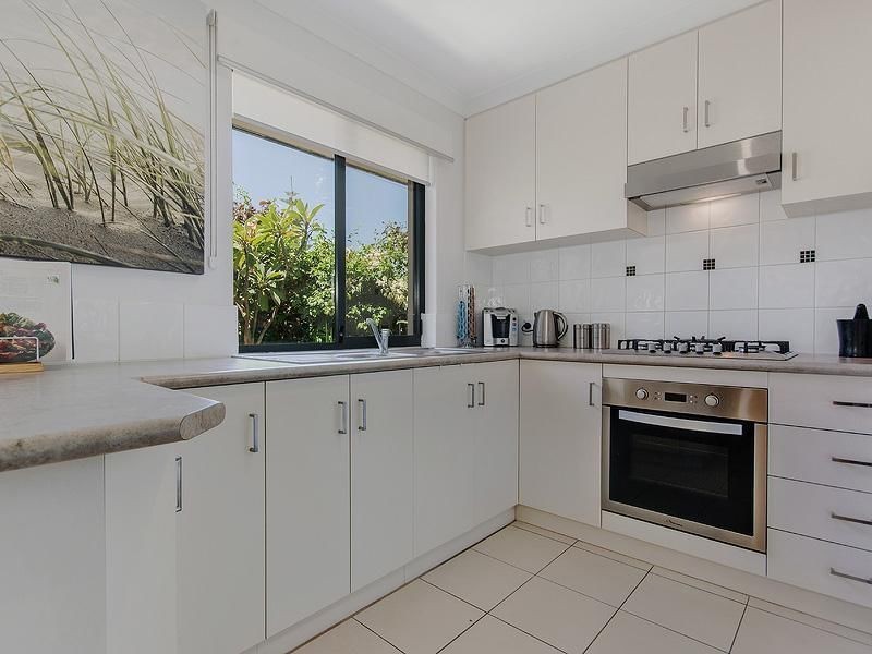 2/52 Bayview Terrace, Yangebup WA 6164