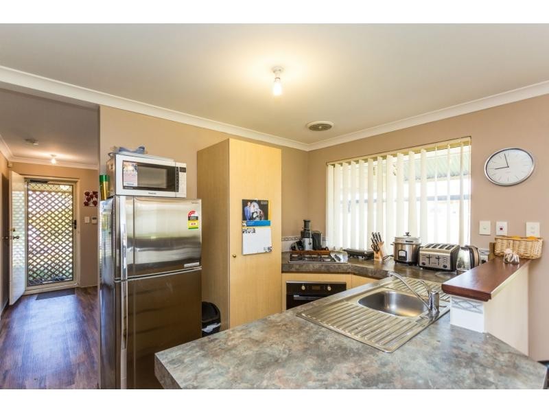 9 Hazelwood Road, Maddington WA 6109