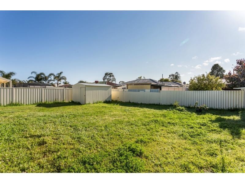 9 Hazelwood Road, Maddington WA 6109