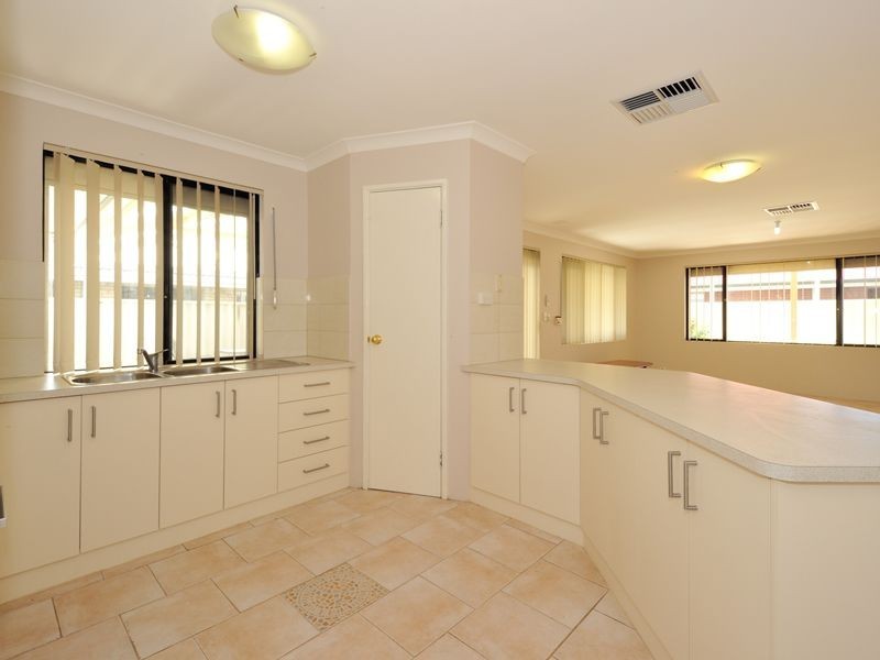 2 Huntingdale Court, Cooloongup WA 6168