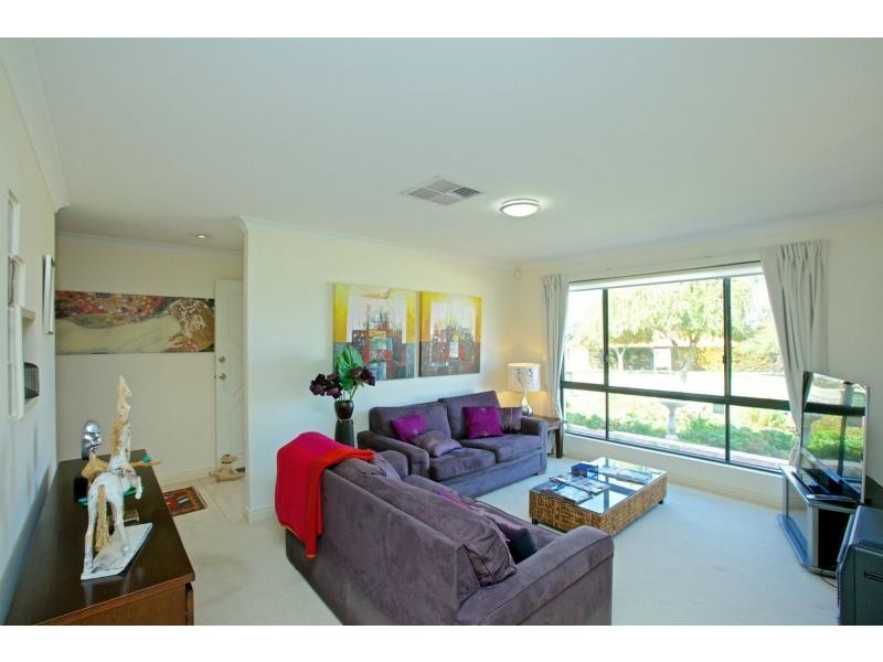 13 Woodhall Street, Stirling WA 6021