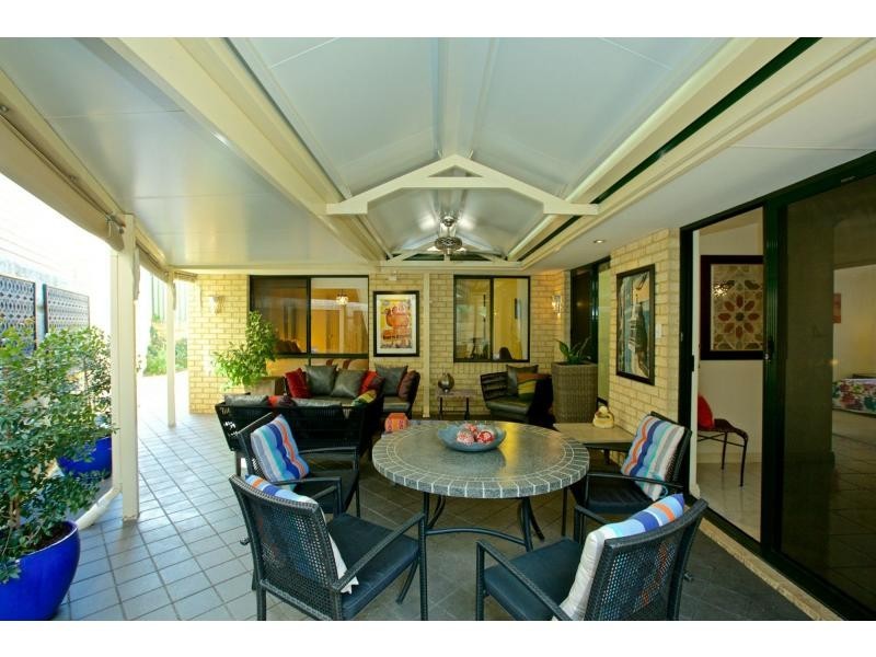 13 Woodhall Street, Stirling WA 6021