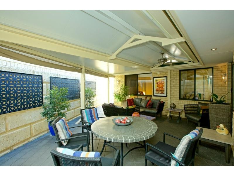 13 Woodhall Street, Stirling WA 6021