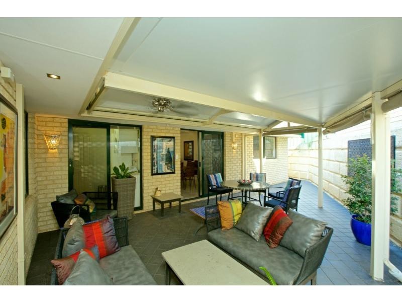 13 Woodhall Street, Stirling WA 6021