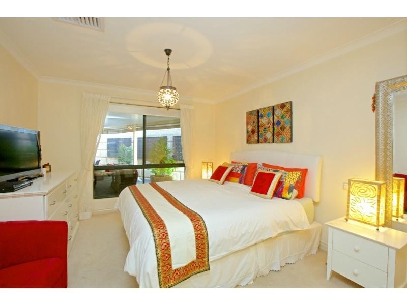 13 Woodhall Street, Stirling WA 6021