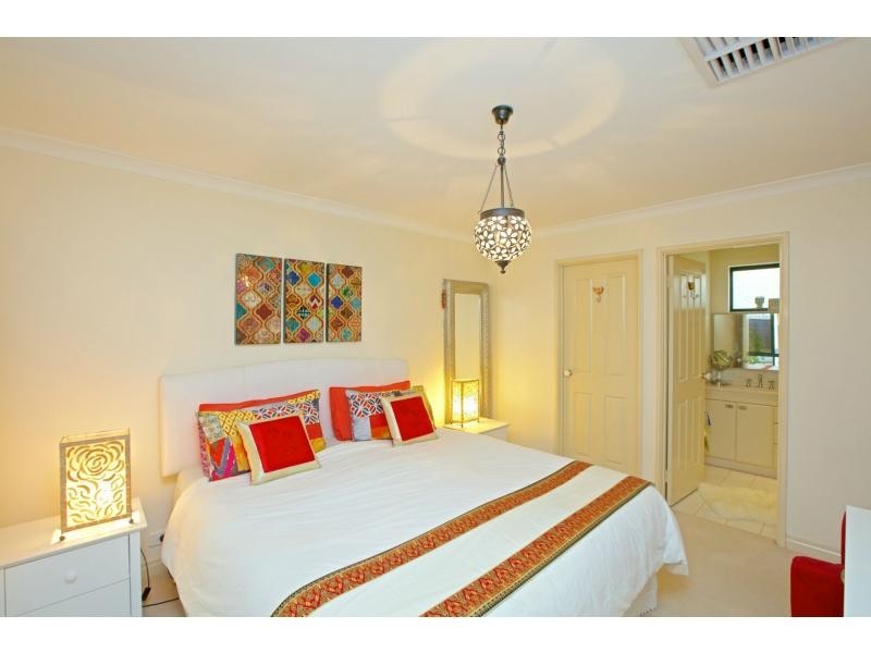 13 Woodhall Street, Stirling WA 6021