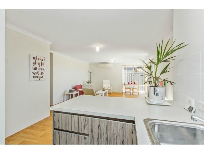 18/1 Cottonwood Drive, Baldivis WA 6171