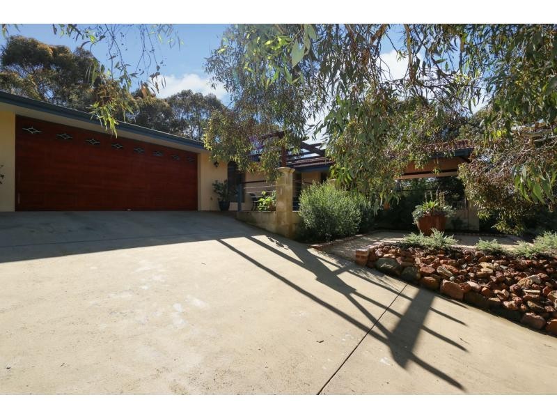81 Amethyst Crescent, Mount Richon WA 6112