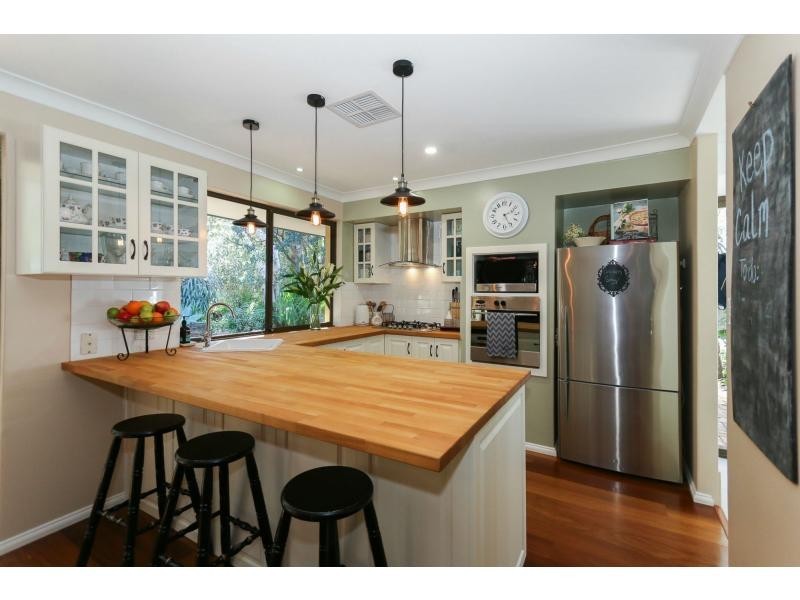 81 Amethyst Crescent, Mount Richon WA 6112