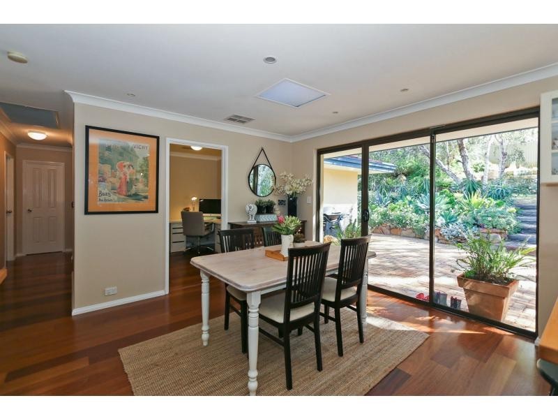 81 Amethyst Crescent, Mount Richon WA 6112