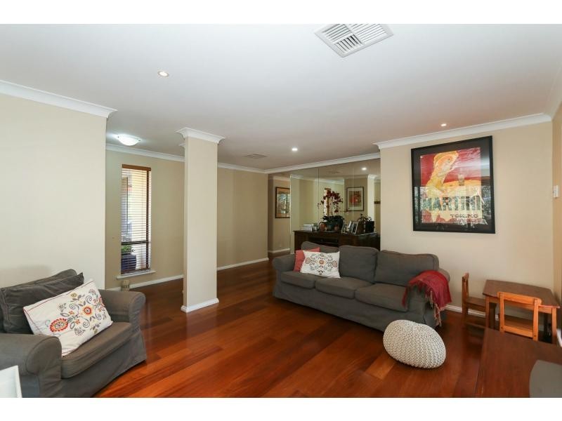 81 Amethyst Crescent, Mount Richon WA 6112