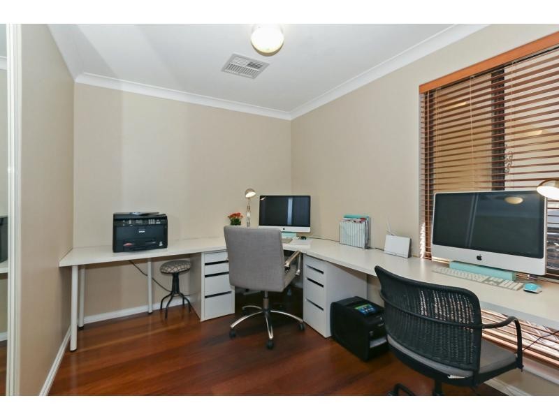 81 Amethyst Crescent, Mount Richon WA 6112