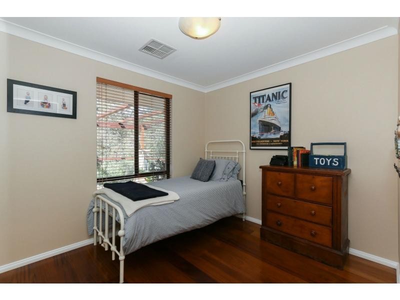 81 Amethyst Crescent, Mount Richon WA 6112