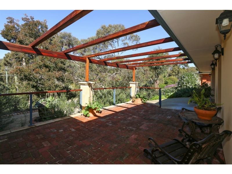 81 Amethyst Crescent, Mount Richon WA 6112