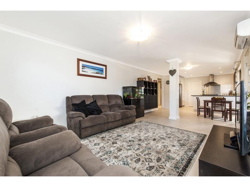 18 Roxwell Way, Girrawheen WA 6064