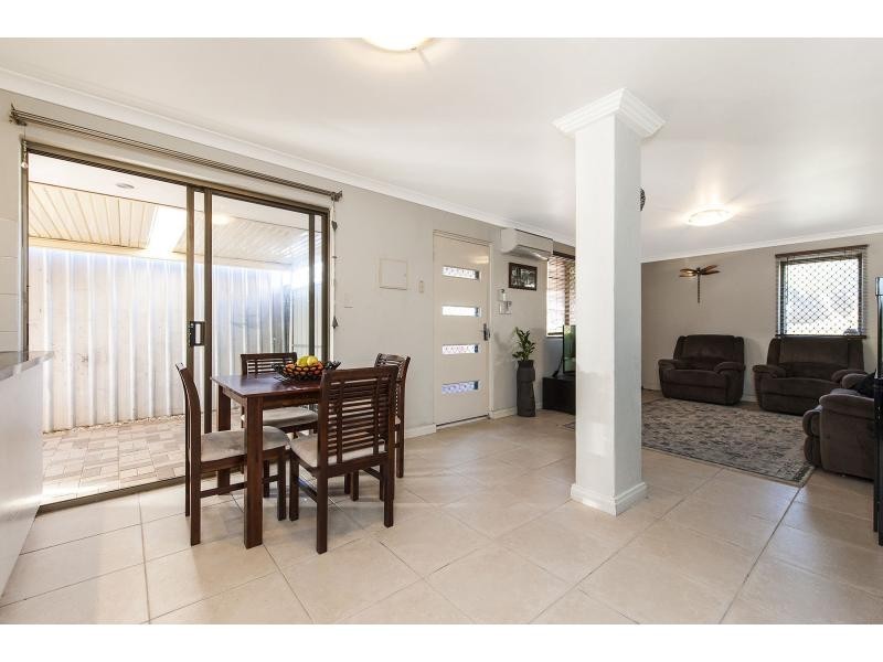 18 Roxwell Way, Girrawheen WA 6064