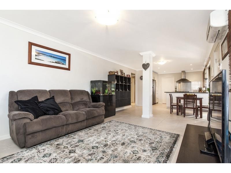 18 Roxwell Way, Girrawheen WA 6064