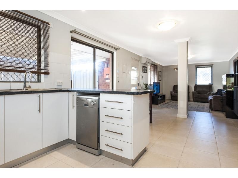 18 Roxwell Way, Girrawheen WA 6064