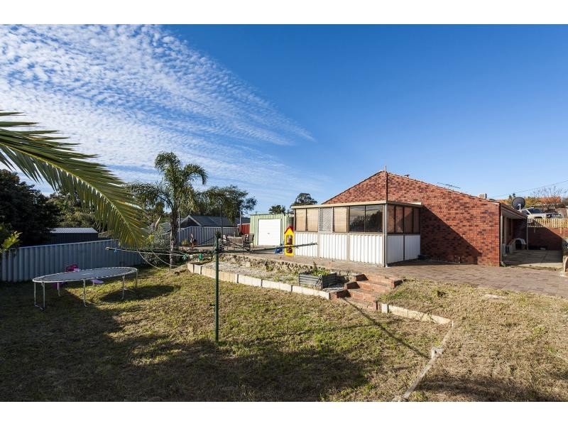 18 Roxwell Way, Girrawheen WA 6064