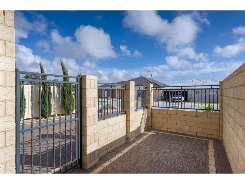 33 Susan Road, Madeley WA 6065