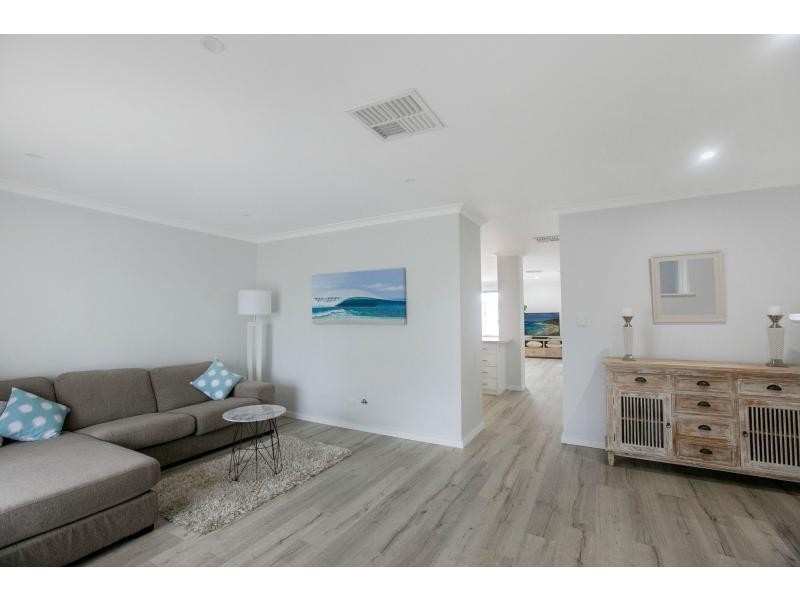 8 Luff Lane, Waikiki WA 6169