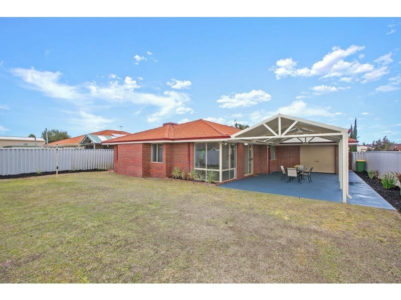 8 Luff Lane, Waikiki WA 6169