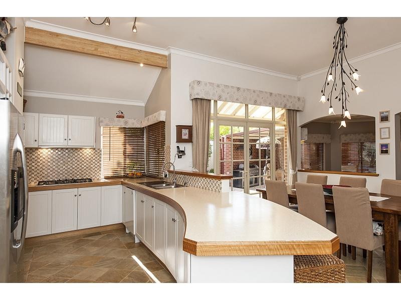 76 Hope Avenue, Manning WA 6152