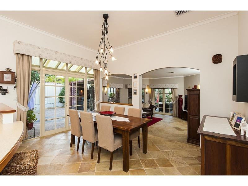 76 Hope Avenue, Manning WA 6152