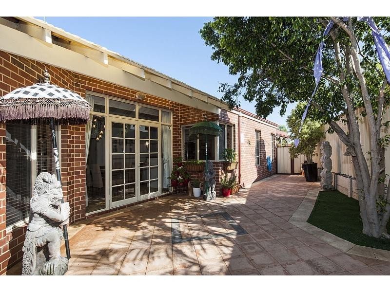 76 Hope Avenue, Manning WA 6152