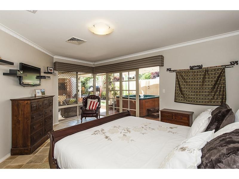 76 Hope Avenue, Manning WA 6152