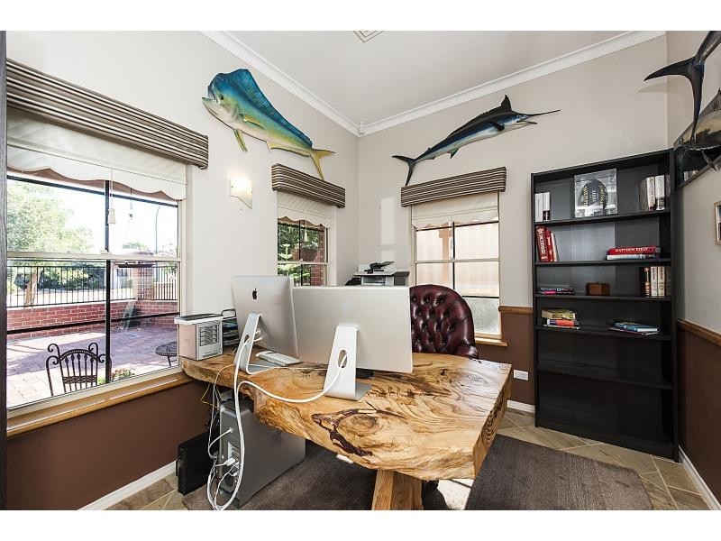 76 Hope Avenue, Manning WA 6152