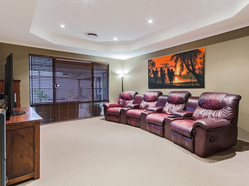 4 Nottely Crescent, Secret Harbour WA 6173