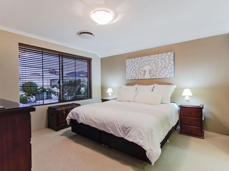 4 Nottely Crescent, Secret Harbour WA 6173