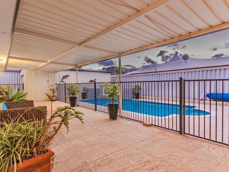 4 Nottely Crescent, Secret Harbour WA 6173