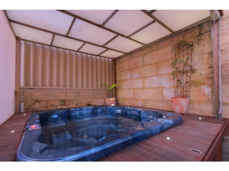 119 Waldburg Drive, Tapping WA 6065