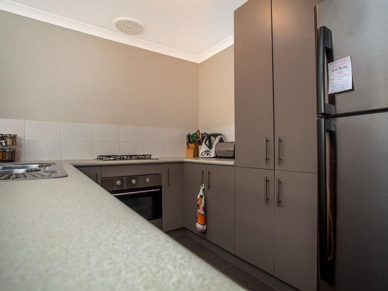 11/121 Eighth Road, Armadale WA 6112