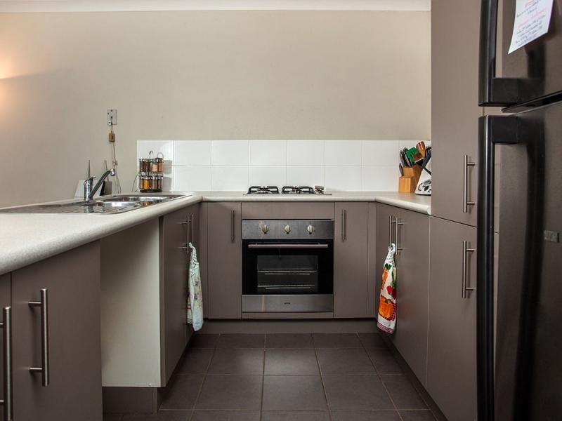 11/121 Eighth Road, Armadale WA 6112