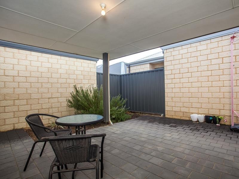 11/121 Eighth Road, Armadale WA 6112