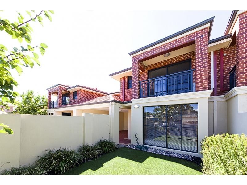 2/4 Lichfield Street, Victoria Park WA 6100