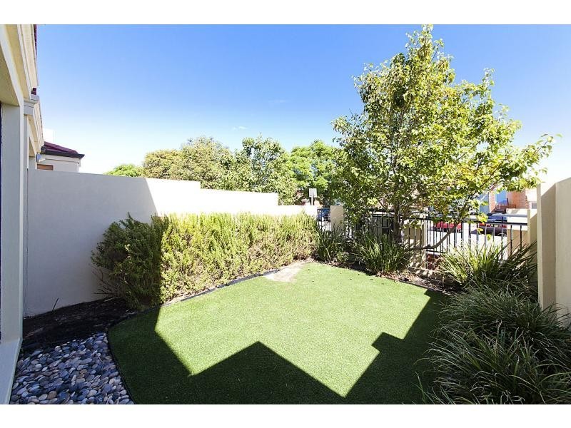 2/4 Lichfield Street, Victoria Park WA 6100