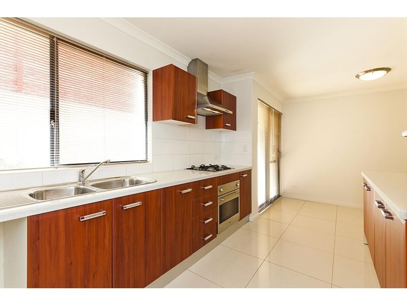 2/4 Lichfield Street, Victoria Park WA 6100