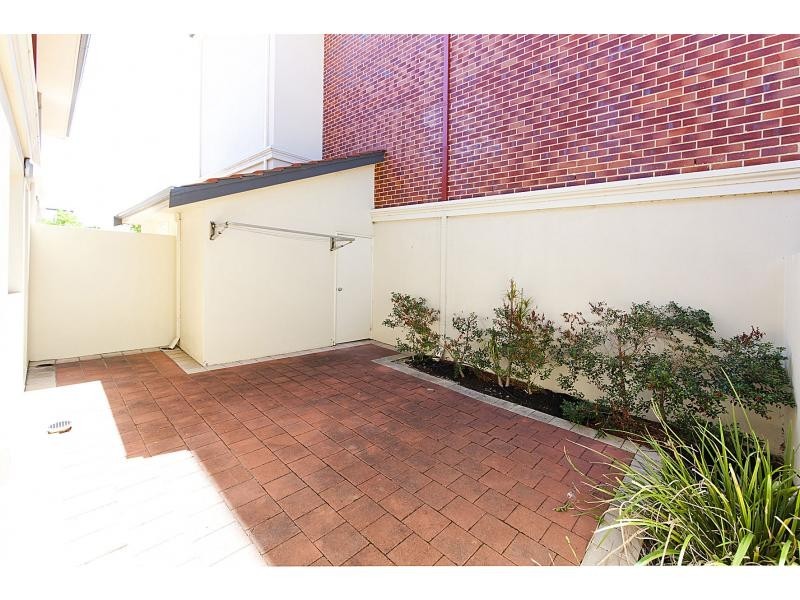 2/4 Lichfield Street, Victoria Park WA 6100