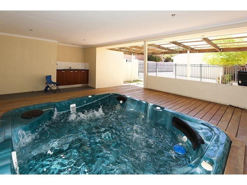 2/4 Lichfield Street, Victoria Park WA 6100