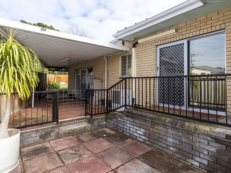 17 Marsh Avenue, Manning WA 6152