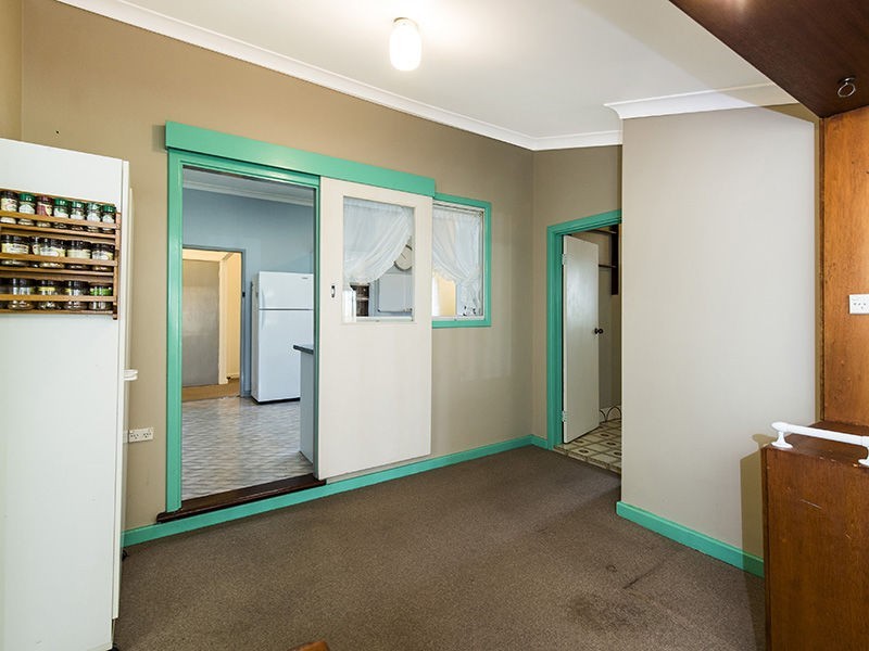 17 Marsh Avenue, Manning WA 6152