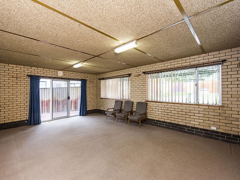 17 Marsh Avenue, Manning WA 6152