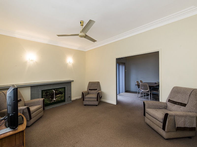 17 Marsh Avenue, Manning WA 6152